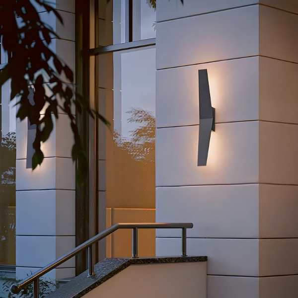 Cyra| Shield Outdoor Wall Light | Aluminium | CY8652