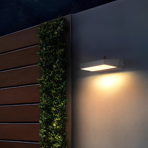 Cyra| Linear Outdoor Wall Light | PC+Alluminum | CY638