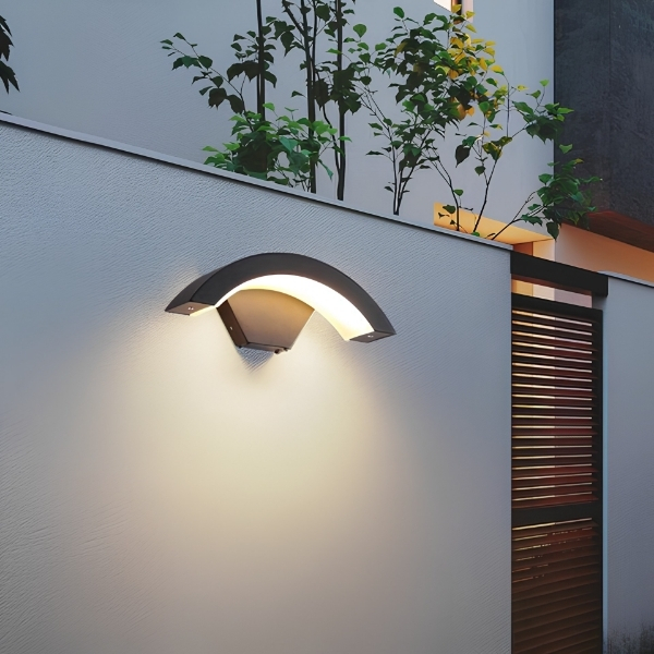 Cyra |Crescent Outdoor Wall Light | Aluminium / PC | CY8202