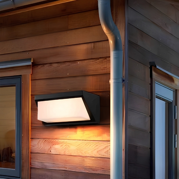 Cyra |Loaflite Outdoor Wall Light | Aluminium / PC | CY237